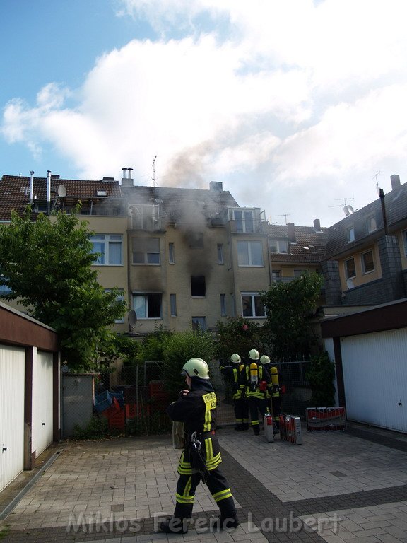 Brand Wohnung mit Menschenrettung Koeln Vingst Ostheimerstr  P013.JPG